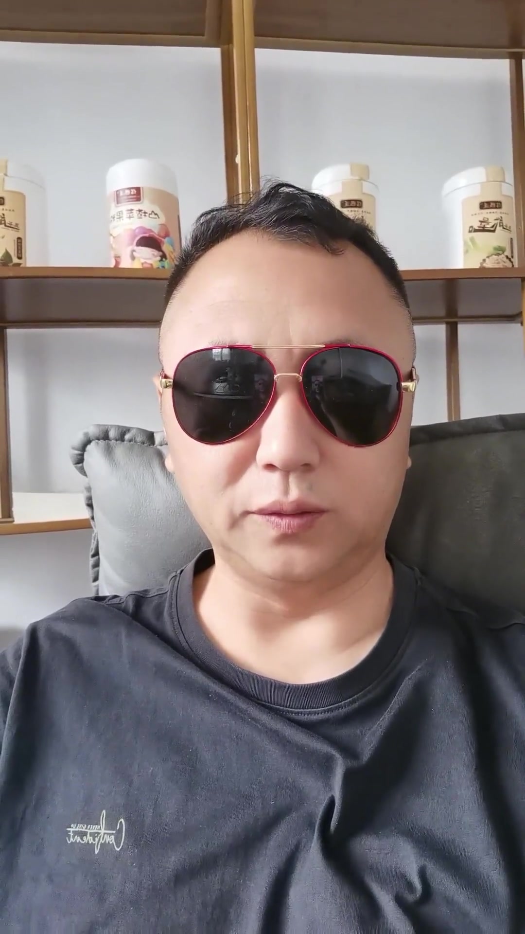 無(wú)下限蹭流量博眼球博主蘇超熱度逐步消退不專業(yè)確實(shí)不長(zhǎng)久