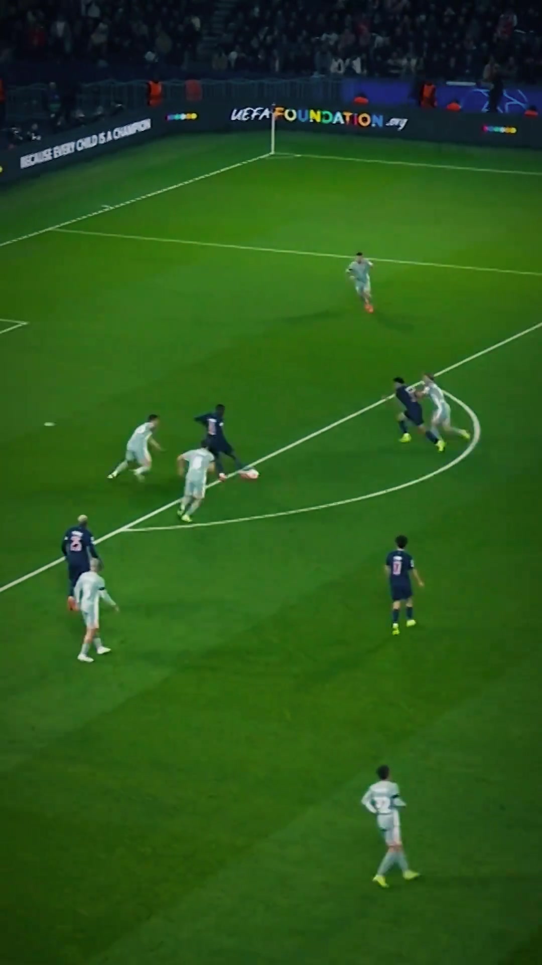 大巴黎這高位壓迫真的太猛了誰來都得麻啊......