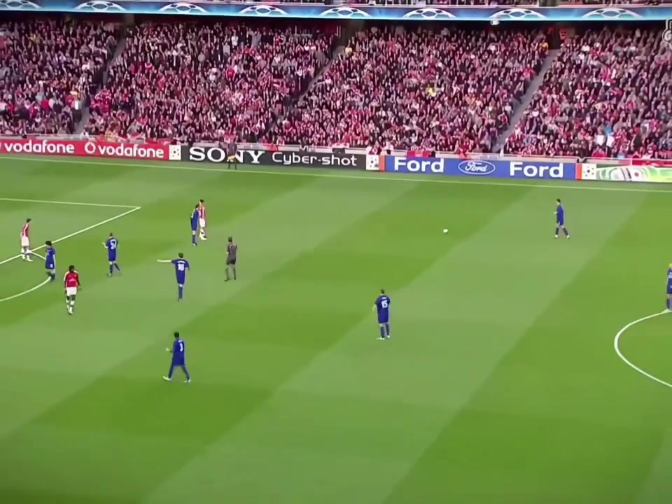 上一秒解說這球對C羅來說太遠了下一秒OMG這是人