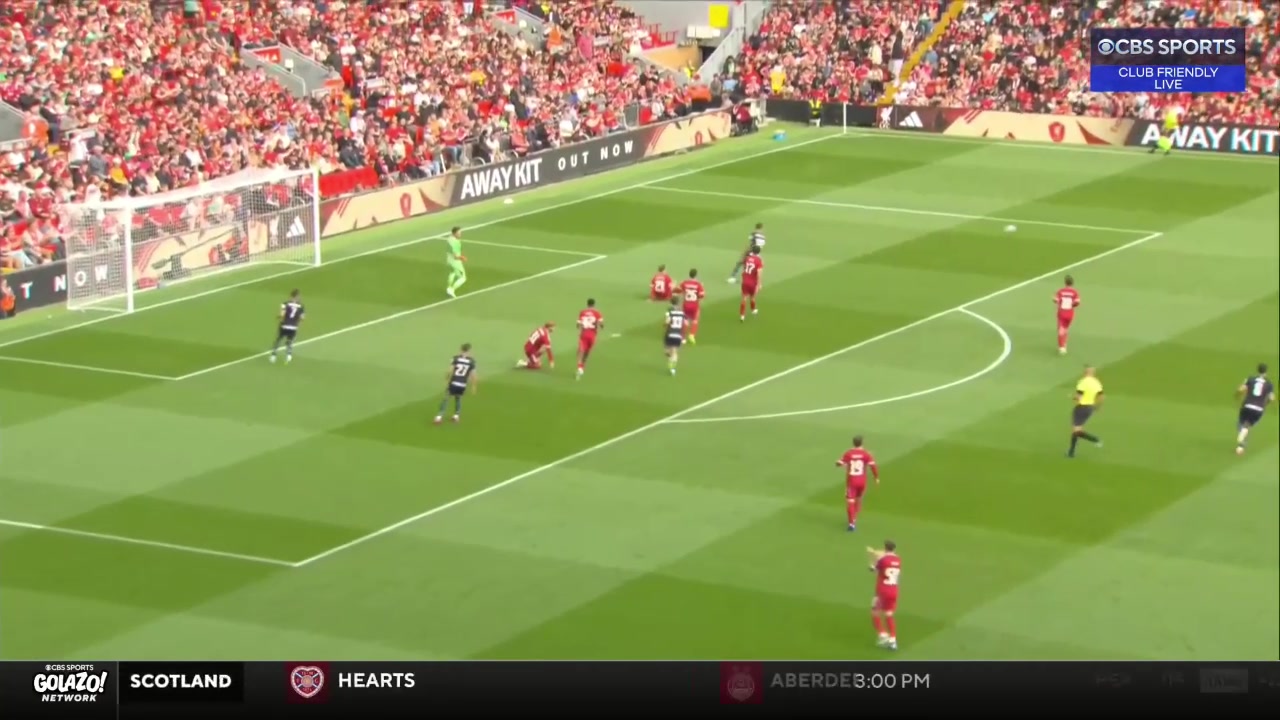 永遠(yuǎn)的利物浦20號(hào)利物浦vs畢巴比賽第20分鐘全場(chǎng)鼓掌致敬若塔