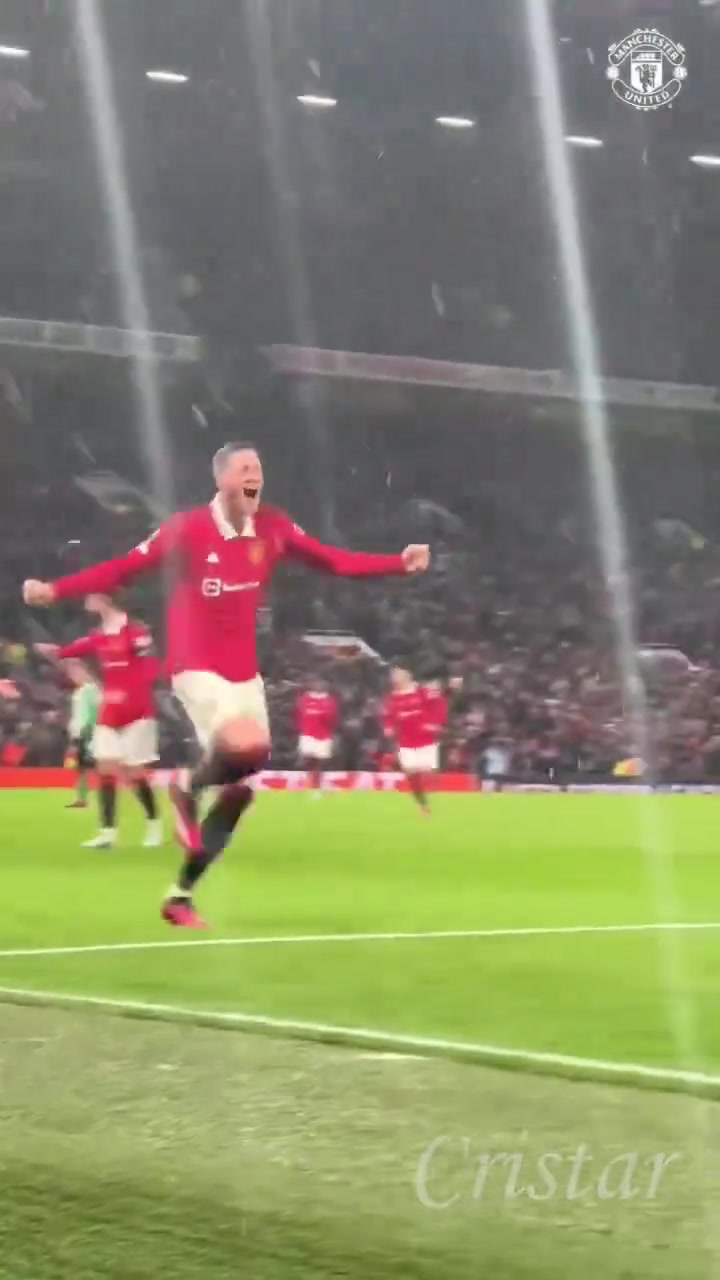 曼聯(lián)球迷那天野花做了場玫瑰的夢......