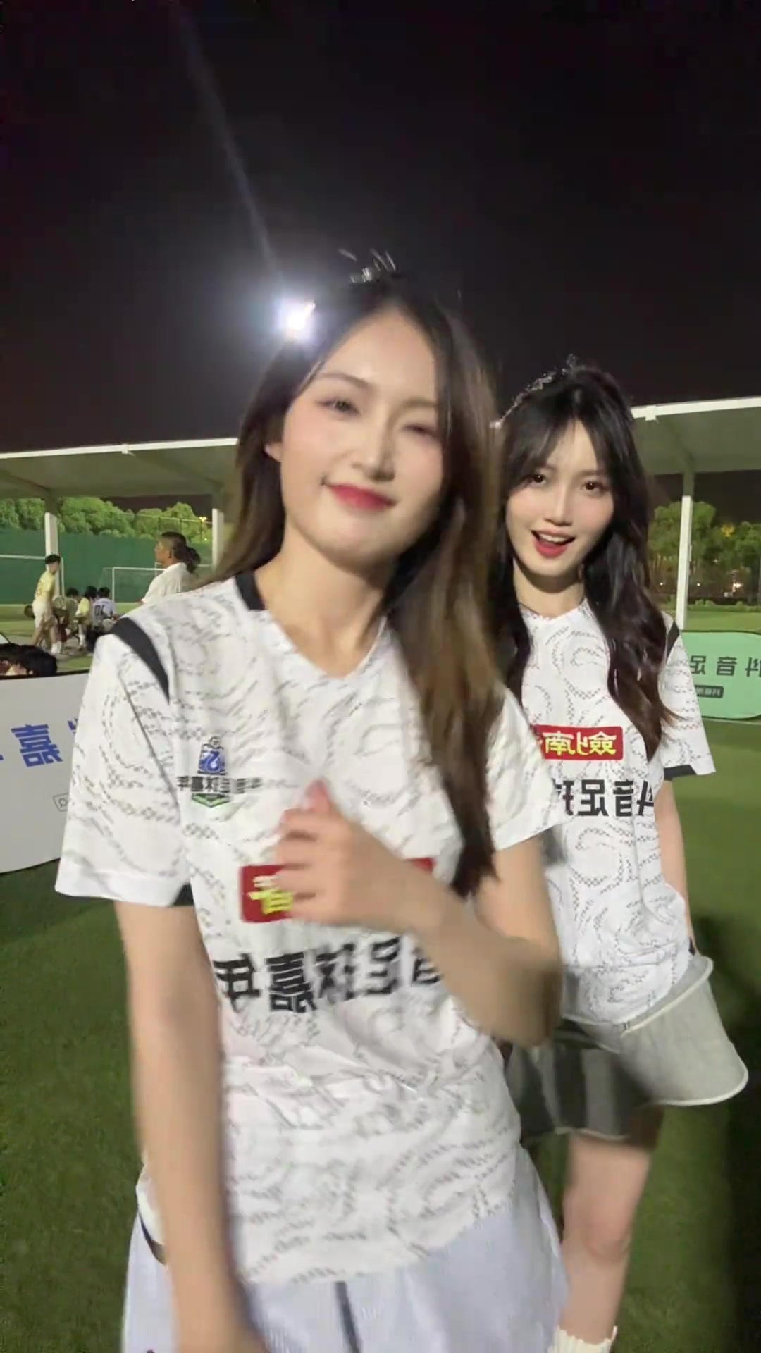 有點曖昧如果她倆同時追求我我該選擇拜仁還是多特