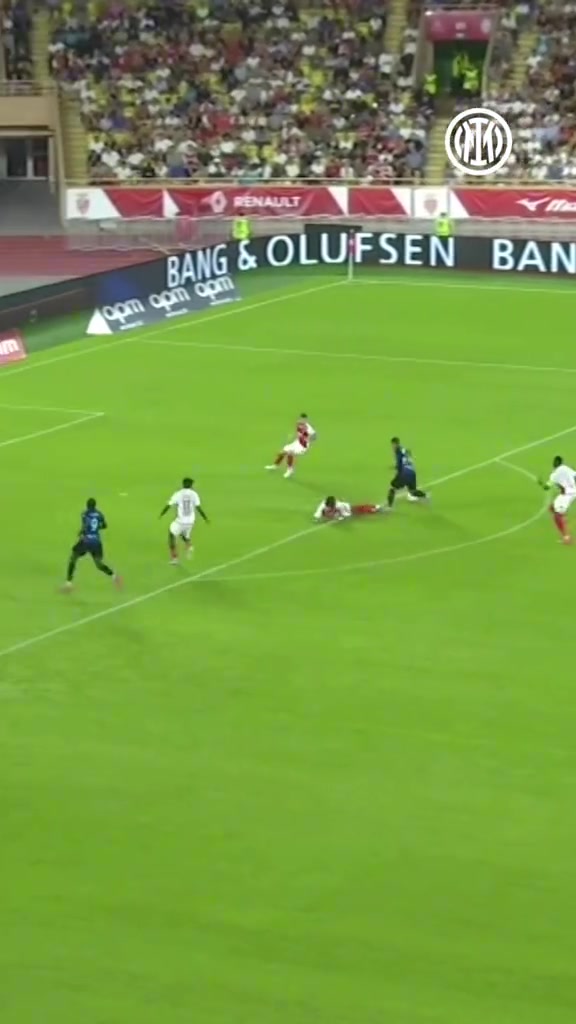 國(guó)米官推曬視頻對(duì)手萬萬沒想到勞塔羅還有這一扣