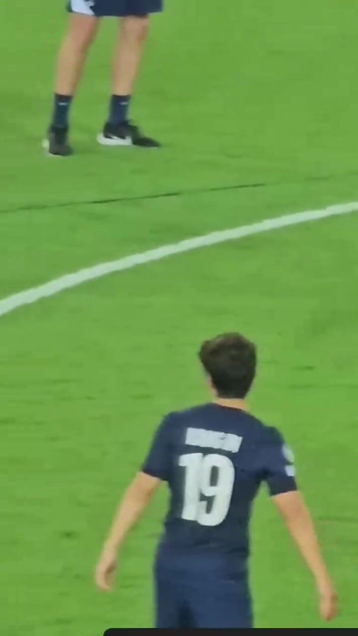 歐超杯賽后花絮李剛?cè)屎蜔岽糖騿T以及教練致意