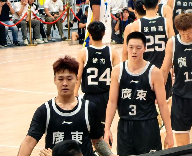 廣東12人名單出爐！黎伊揚和三張落選，4日戰(zhàn)山東，杜鋒不容有失