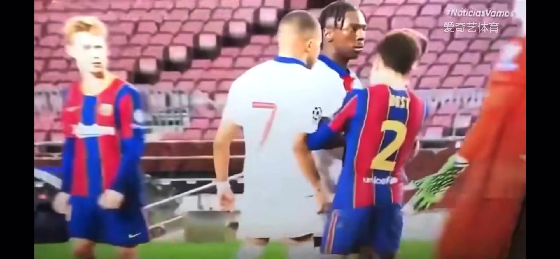 名場面歐冠賽場姆巴佩怒噴阿爾巴要是在街頭我就宰了你