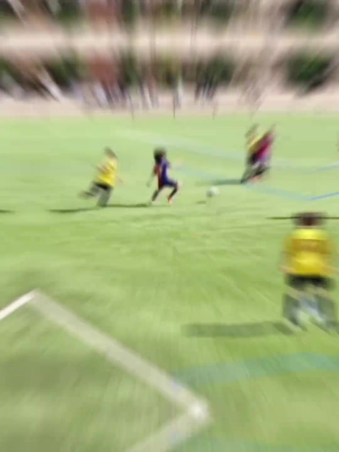 來不及吹亞馬爾了下一個(gè)巴薩12歲超新星卡魯阿爾