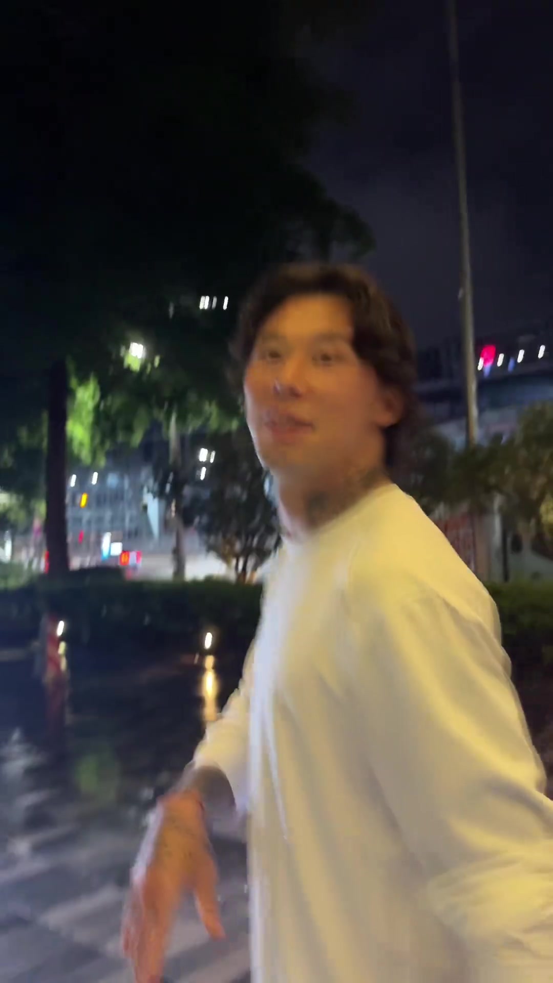 我以為侯永永呢張琳芃熱情地招呼路人現(xiàn)場有說有笑