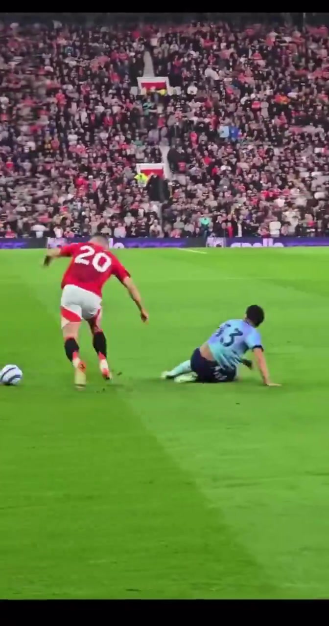 現(xiàn)場(chǎng)球迷拍到達(dá)洛特這一幕表示我無話可說