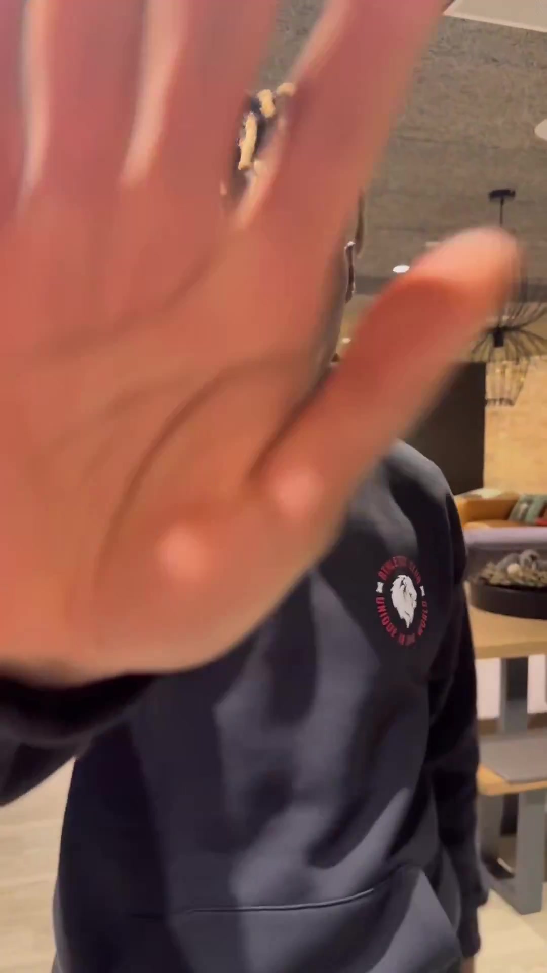 公然挑釁巴薩尼科我愛去哪去哪和我的家人愛人一起