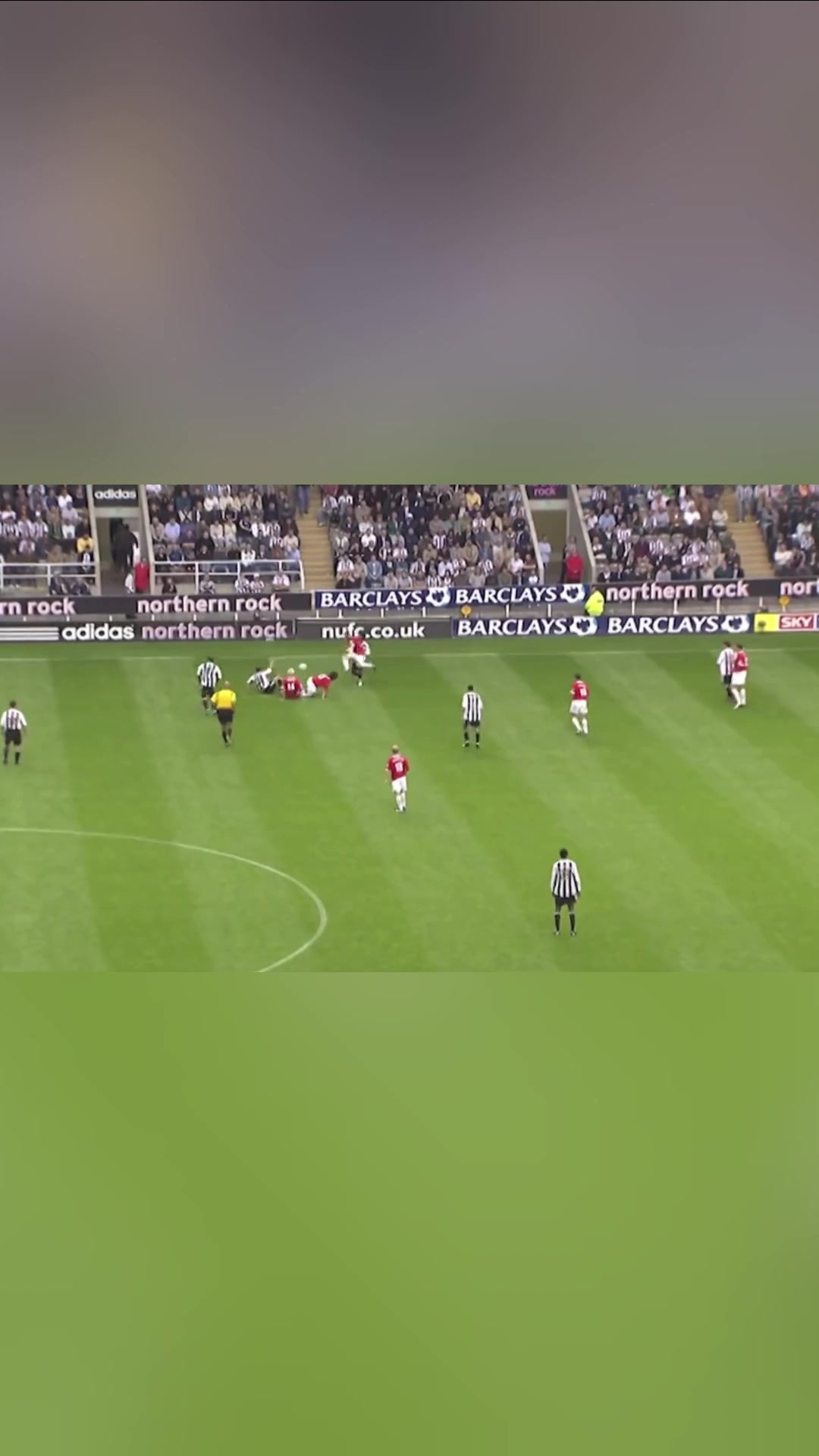 魯尼的無解沖擊范尼的射門這進(jìn)球看的過癮啊