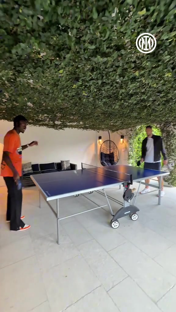 實(shí)拍德弗里和比塞克打乒乓球網(wǎng)友請求出戰(zhàn)