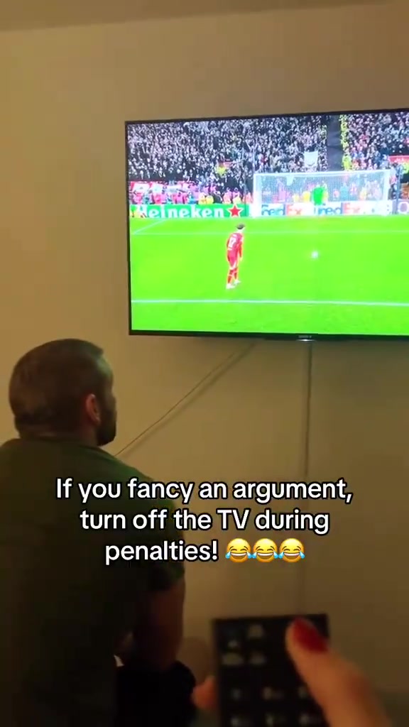 這是要了老命了當(dāng)你的女友在球隊罰點(diǎn)球時換臺