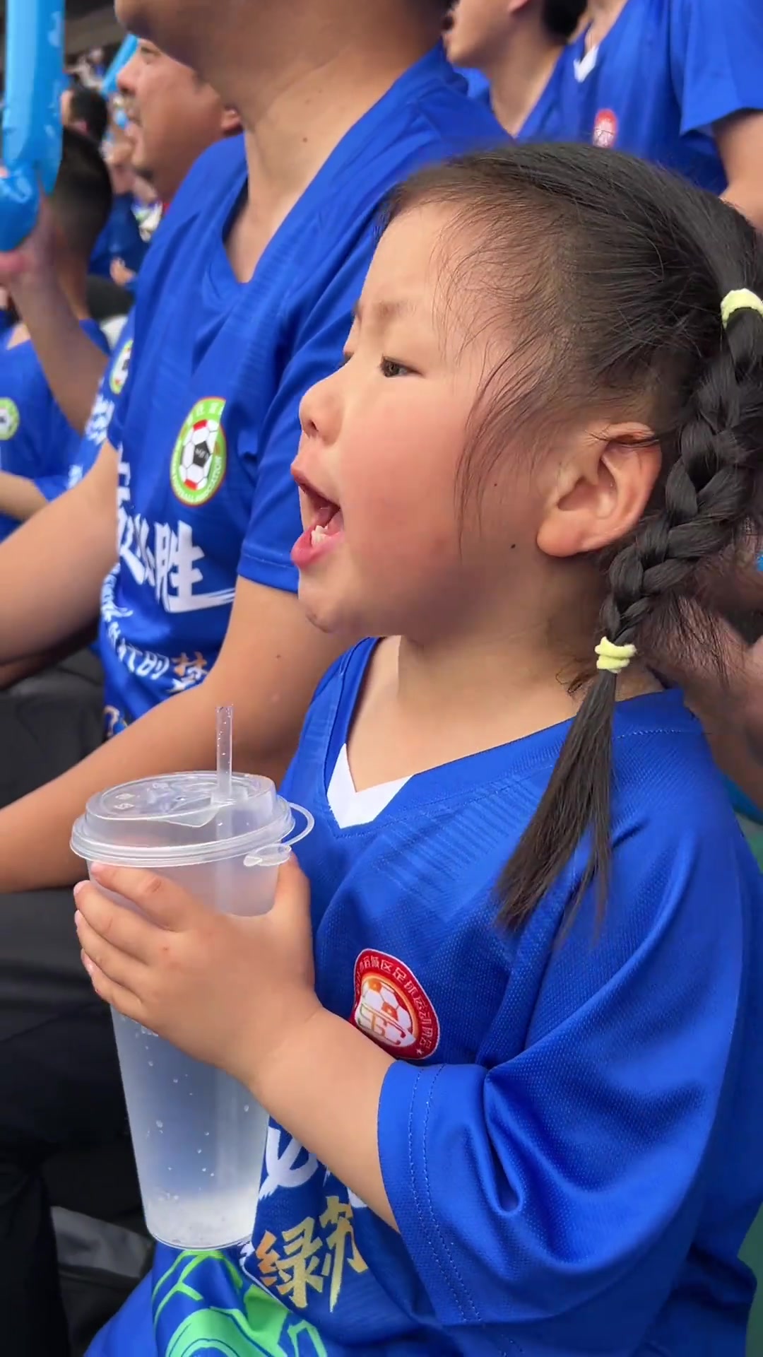 得此球迷多么榮幸小孩姐為蘇超宿遷隊加油