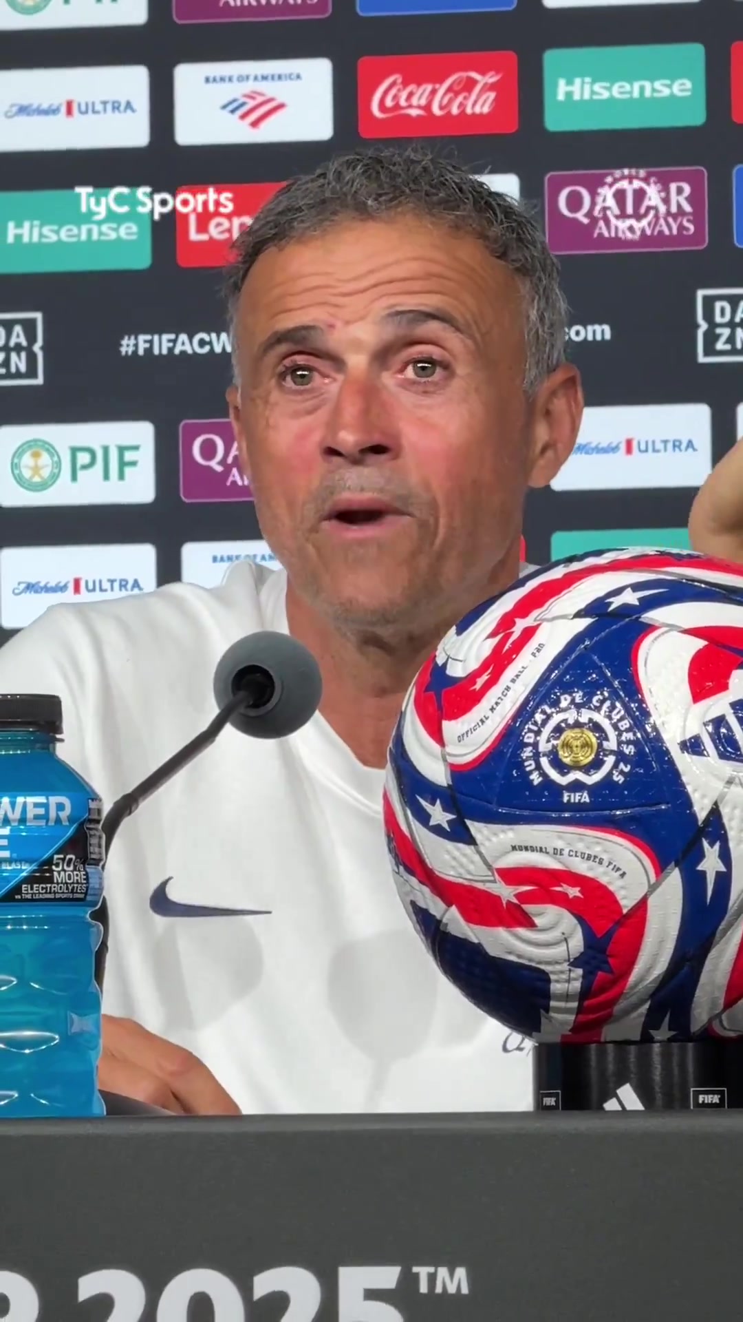 恩里克賽前我很幸運(yùn)能擁有巔峰的梅西他是歷史上最偉大球員