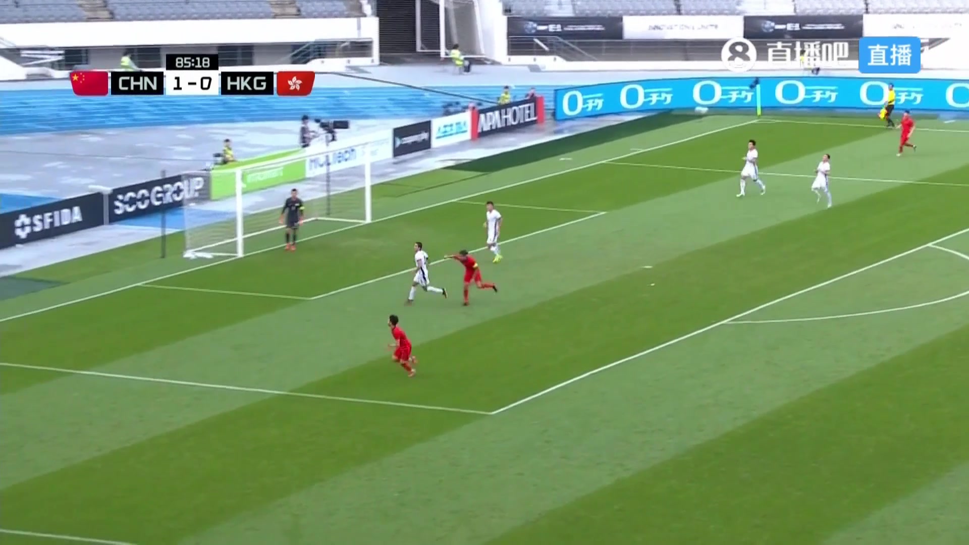 燃盡了張玉寧爭(zhēng)頂直奔角旗區(qū)這是真跑不動(dòng)了