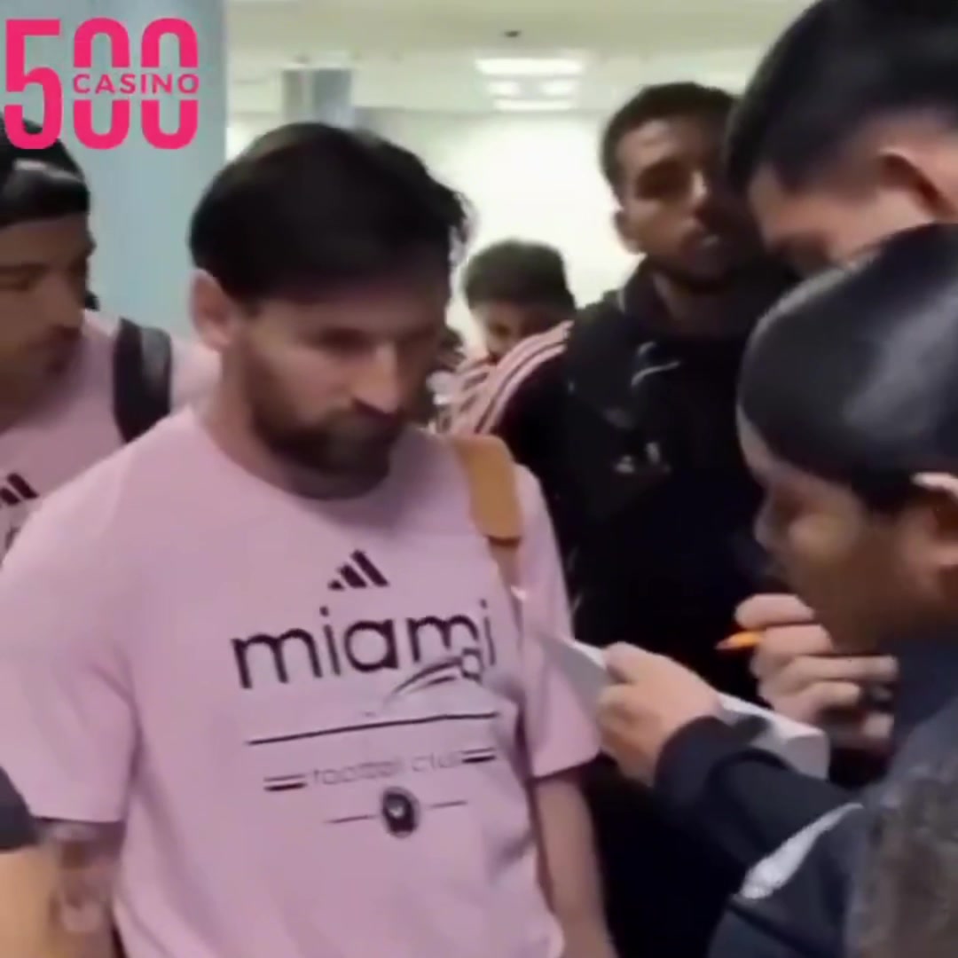 不敢相信還是真不認(rèn)識(shí)警官很疑惑這是否真的是梅西