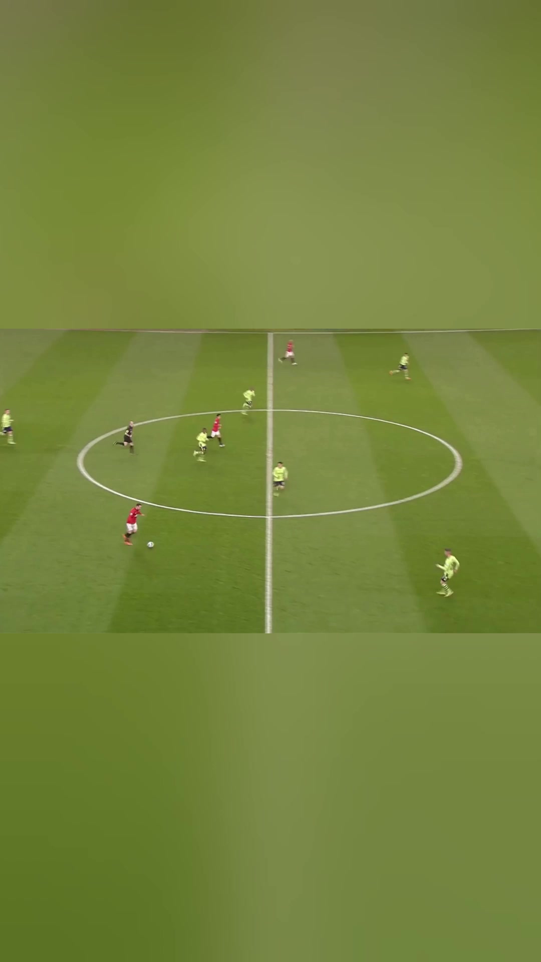 魯尼長(zhǎng)傳連線(xiàn)范佩西造就了一粒載入英超史冊(cè)的世界波