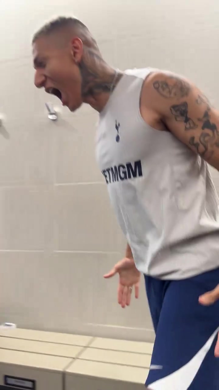 過于真實(shí)折返跑訓(xùn)練前vs折返跑訓(xùn)練后職業(yè)球員也頂不住