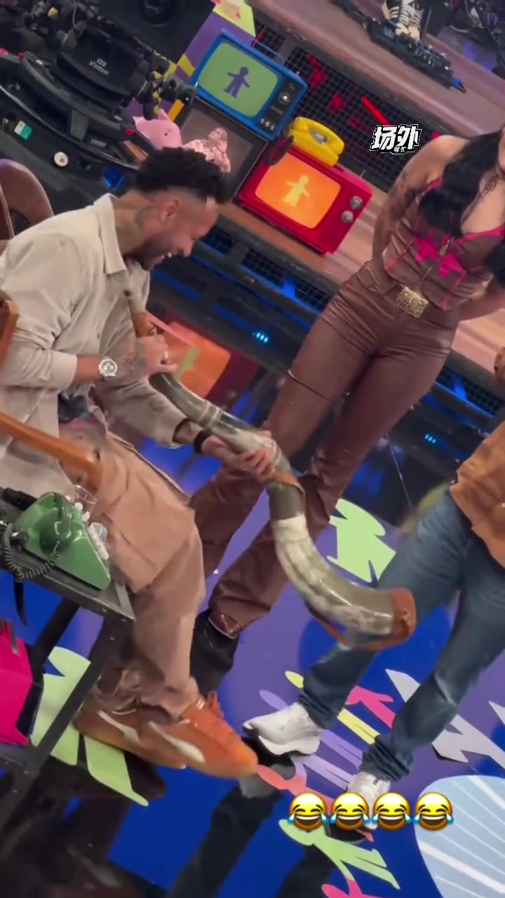 內(nèi)馬爾快把自己笑噶了這號(hào)角怎么吹都吹不起來(lái)