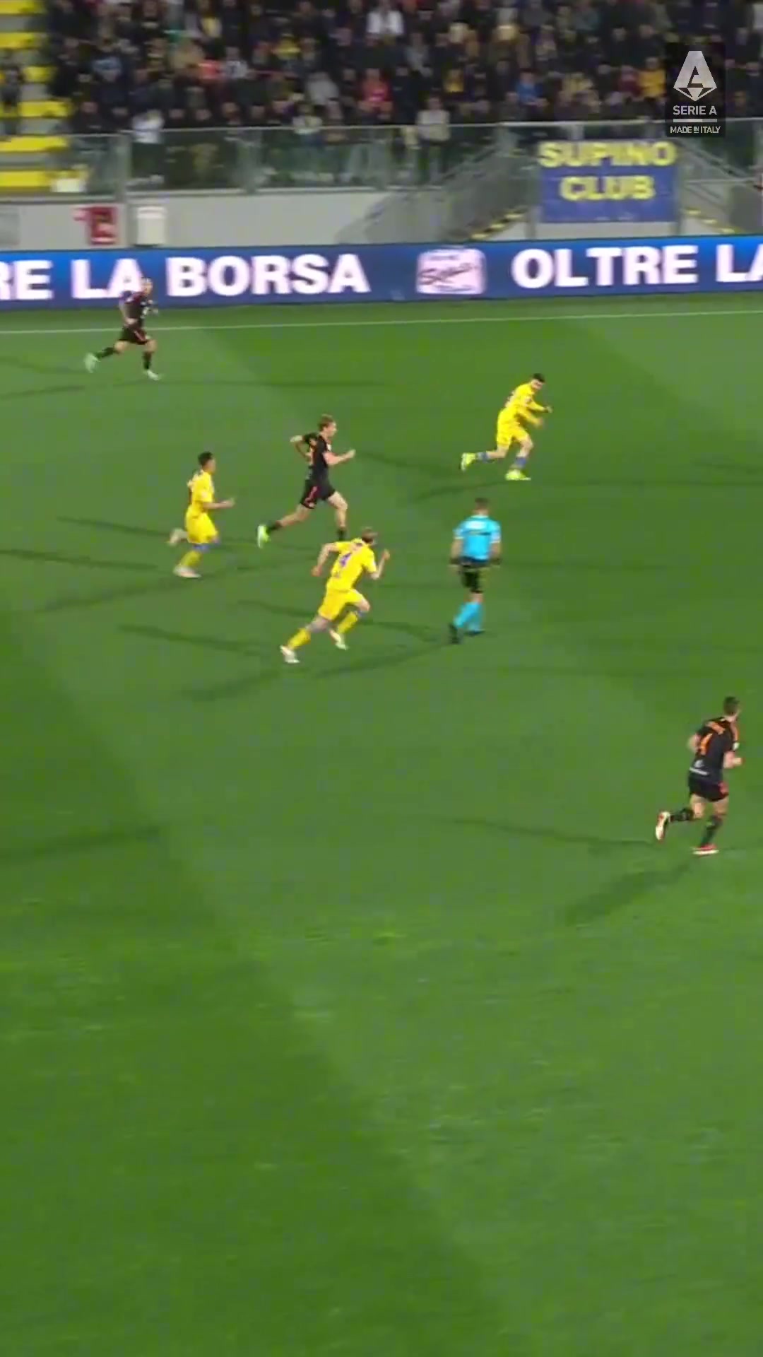 你跟我說這是中后衛(wèi)懷森這球夠不夠驚艷