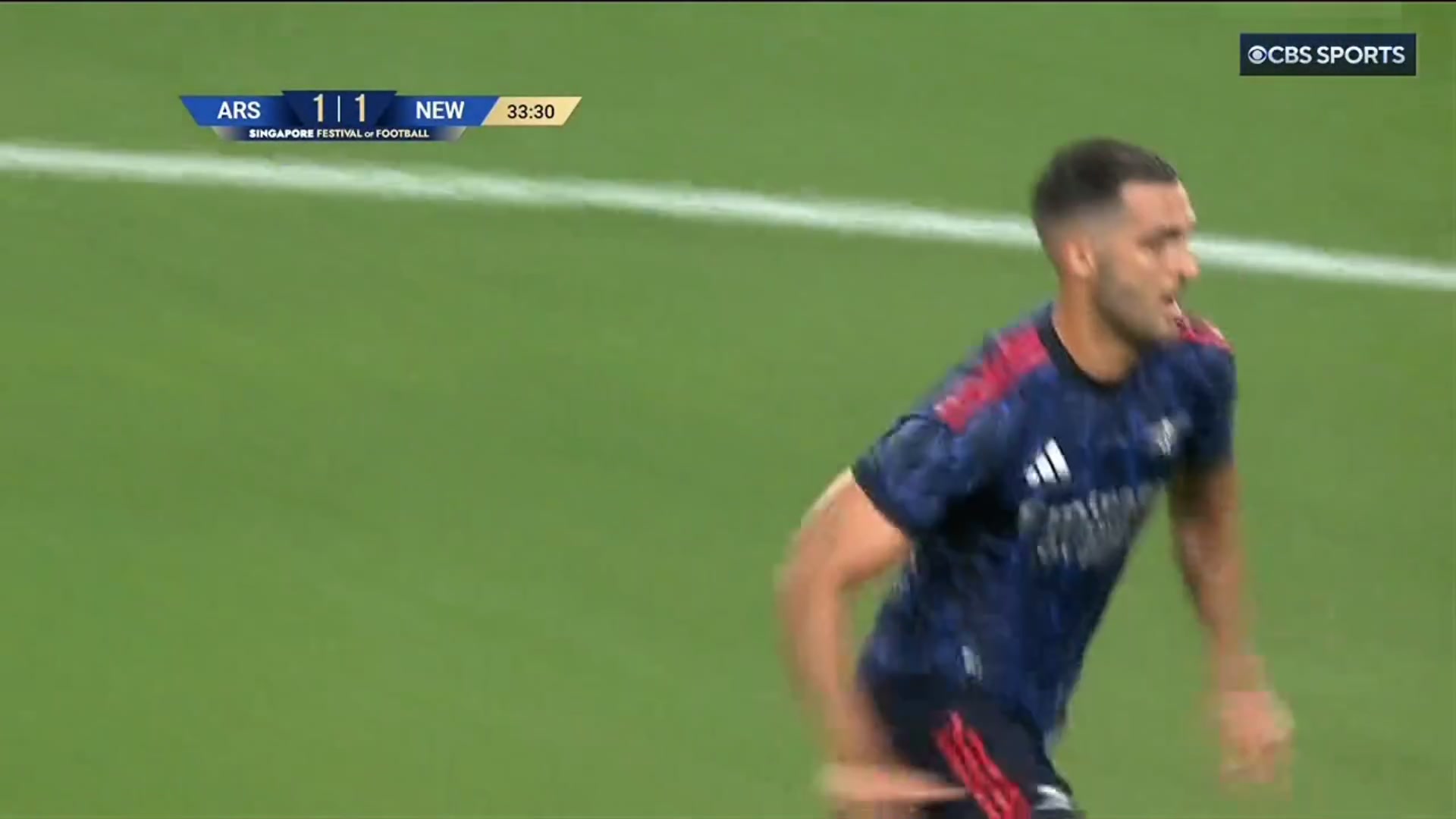 逆天烏龍紐卡小將抽射攻破自家大門(mén)阿森納2分鐘2球反超