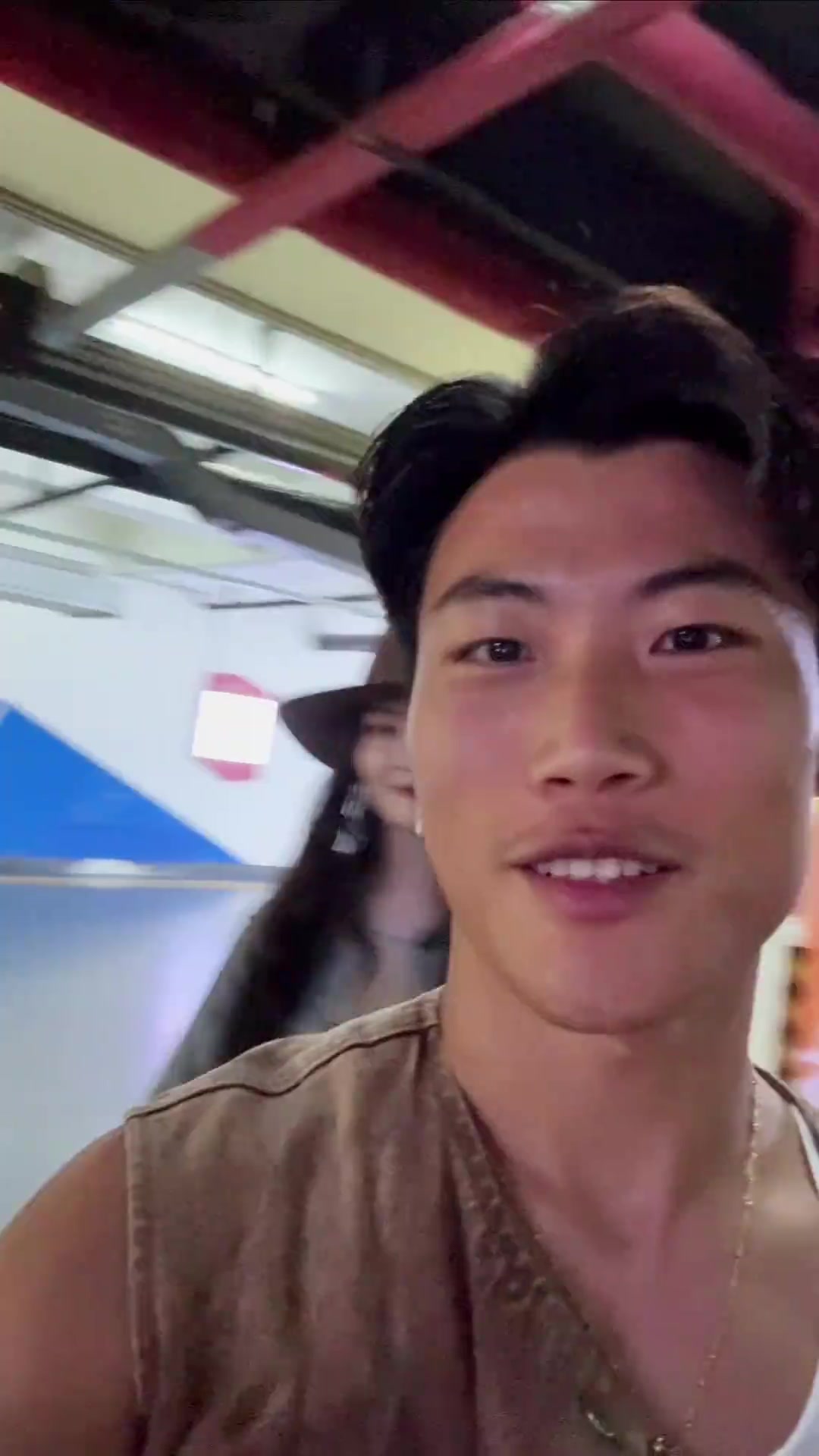 謝文能社媒第一次感受live house山東王和果哥的現(xiàn)場真的炸