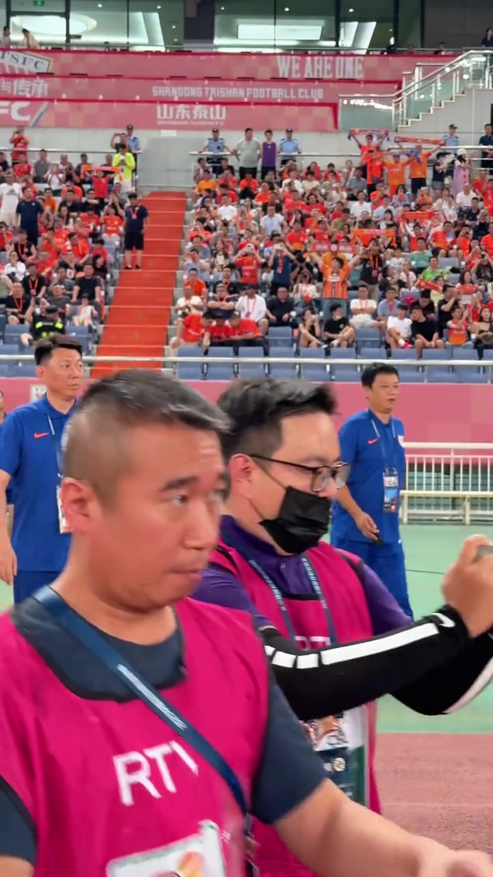 山東泰山隊(duì)代理主教練韓鵬奧體首秀為球隊(duì)帶來一場(chǎng)漂亮的大勝