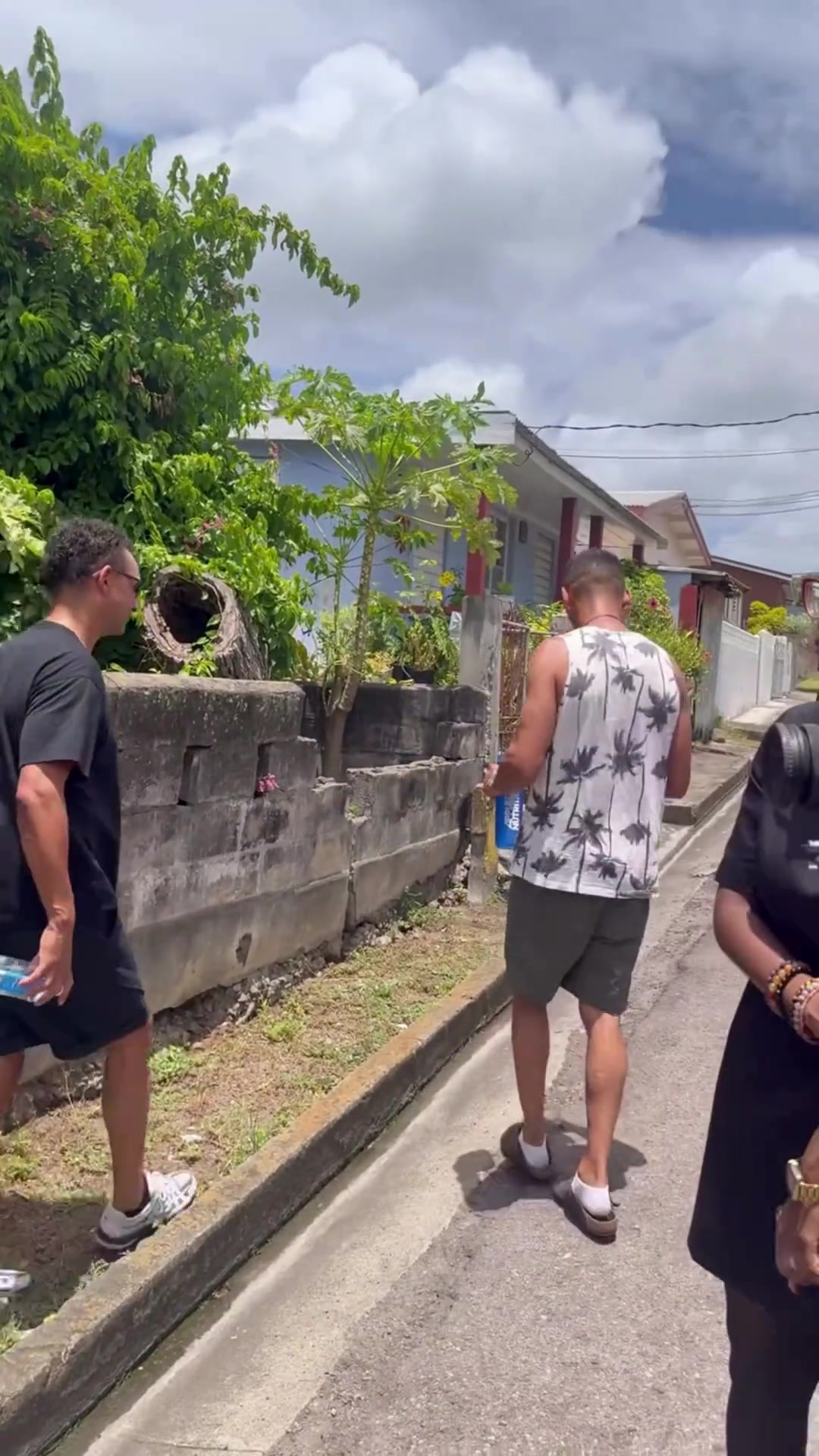 寒王返鄉(xiāng)帕爾默回到祖父的出生地圣基茨和尼維亞參觀祖宅