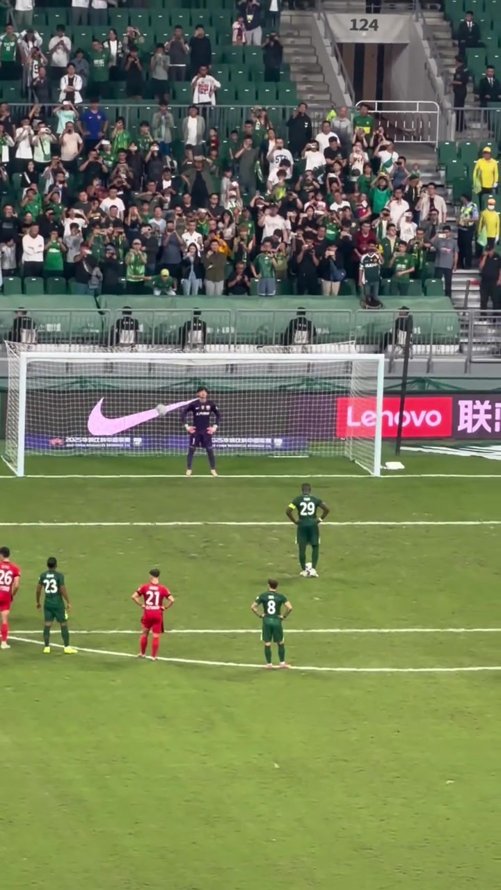 發(fā)飆發(fā)飆實(shí)拍法比奧點(diǎn)射扳平海港工體唱響WakaWaka