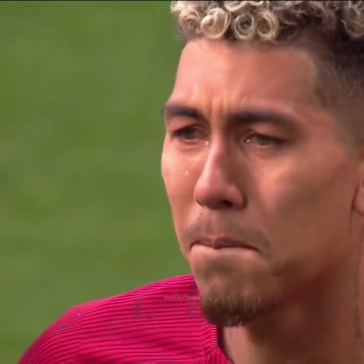 玉面郎君淚灑賽場紅軍名場面告別儀式上落淚的菲爾米諾