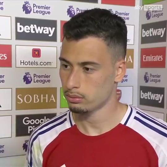 成隊友了上賽季被諾爾高剪刀腳飛鏟小馬丁我差點斷腿