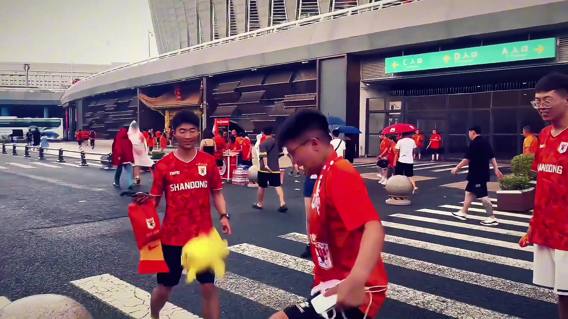 重溫京魯經(jīng)典李霄鵬經(jīng)典語錄和踢國(guó)安踢你不拼不就丟人了嗎