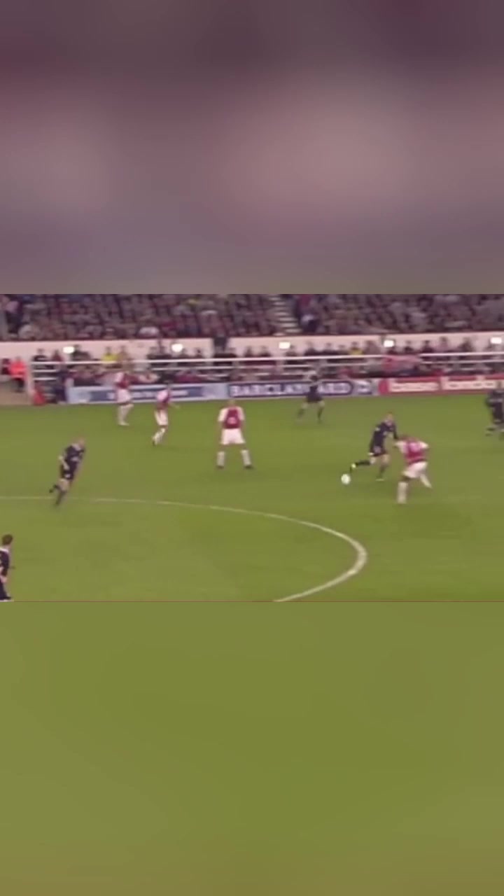 什么叫美麗足球不敗賽季的槍手將足球踢成了流動(dòng)的藝術(shù)