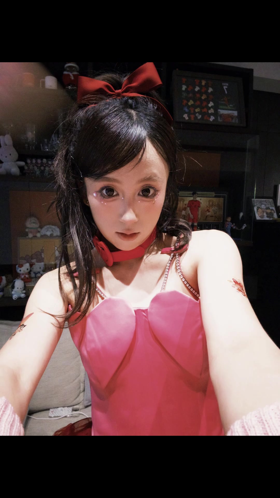 韋世豪老婆餃子這萬圣節(jié)裝扮真好看眼睛大大圓圓好漂亮