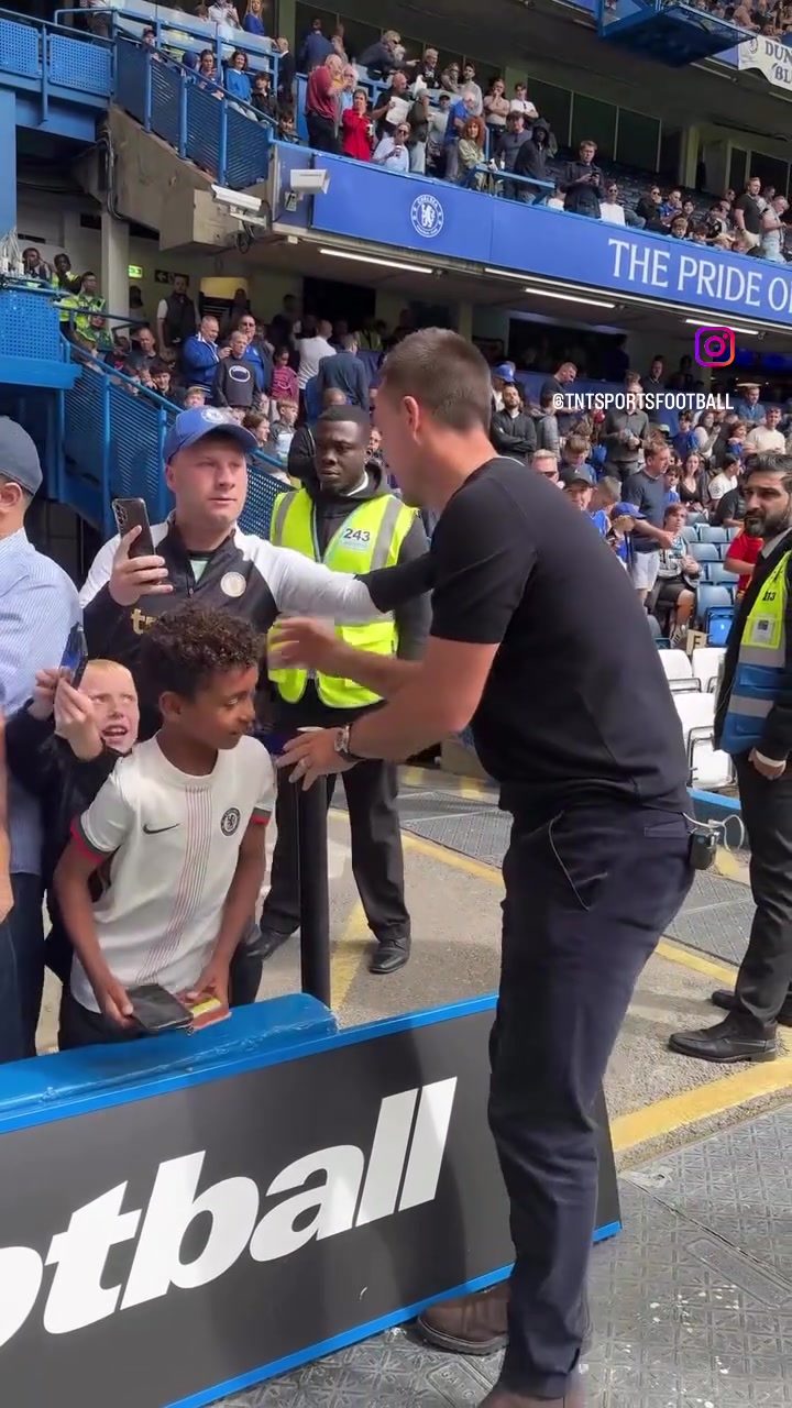 藍(lán)軍隊(duì)魂快來(lái)看看這是誰(shuí)回來(lái)了啊