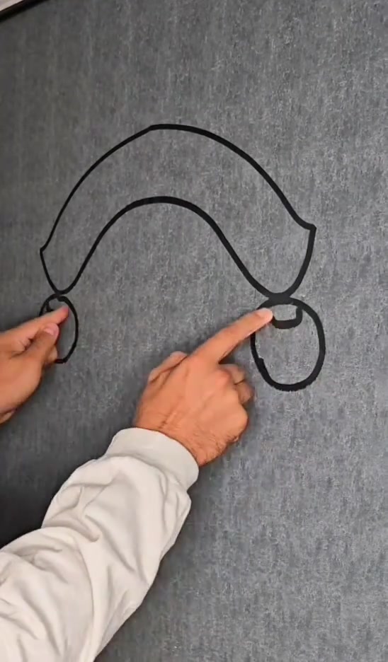 快來(lái)學(xué)習(xí)40秒教你如何徒手繪制曼聯(lián)隊(duì)徽