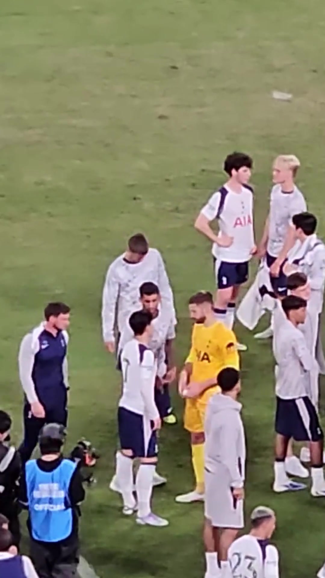 原來早已決定離開孫興慜上一場賽后幾番推脫不愿戴上隊長袖標