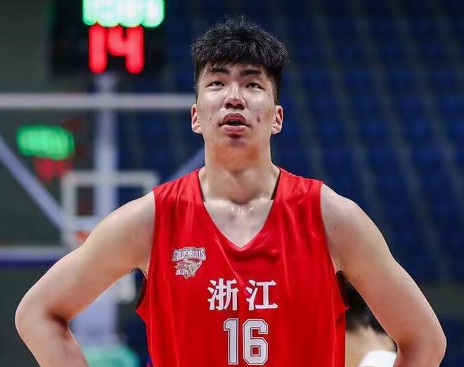 比楊瀚森還慘！餘嘉豪留洋首次替補(bǔ)首次0分後 被召回國打全運(yùn)會