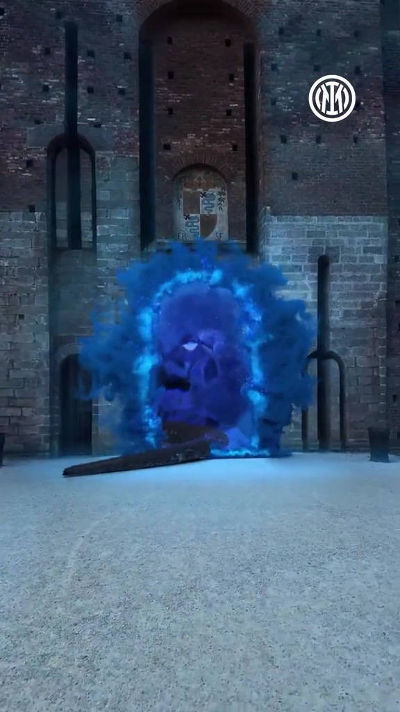 儀式感拉滿國米官推曬視頻蛇精靈通過旋轉(zhuǎn)門來到好萊塢