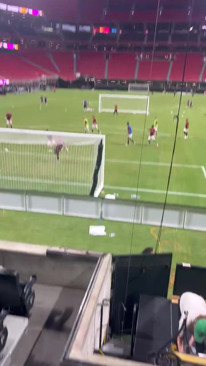 盡管是熱身賽每場比賽的賽后曼聯(lián)替補球員都會留下來加練