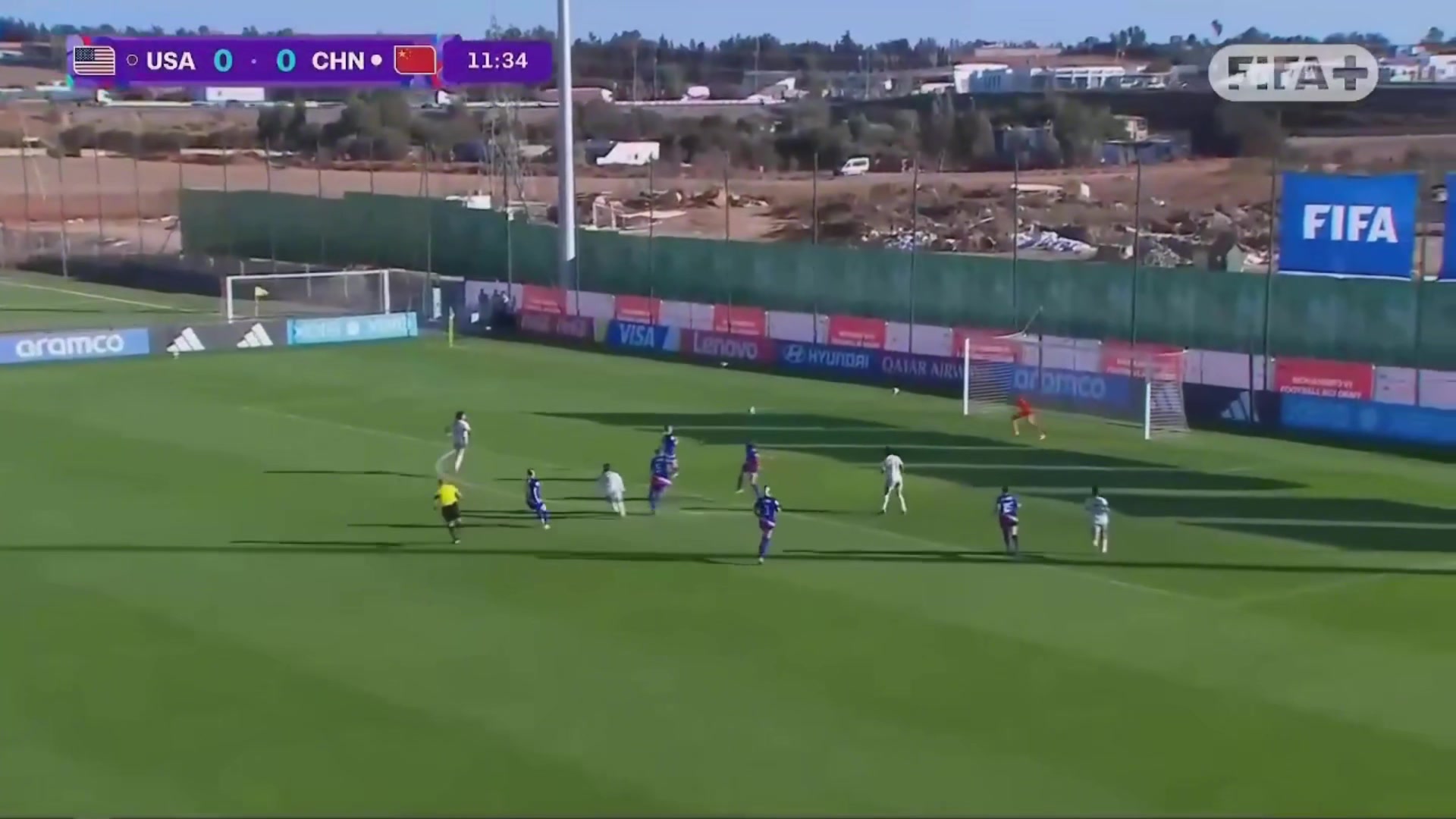 太強(qiáng)了周欣怡弧頂左腳世界波破門(mén)U17女足1-0領(lǐng)先美國(guó)