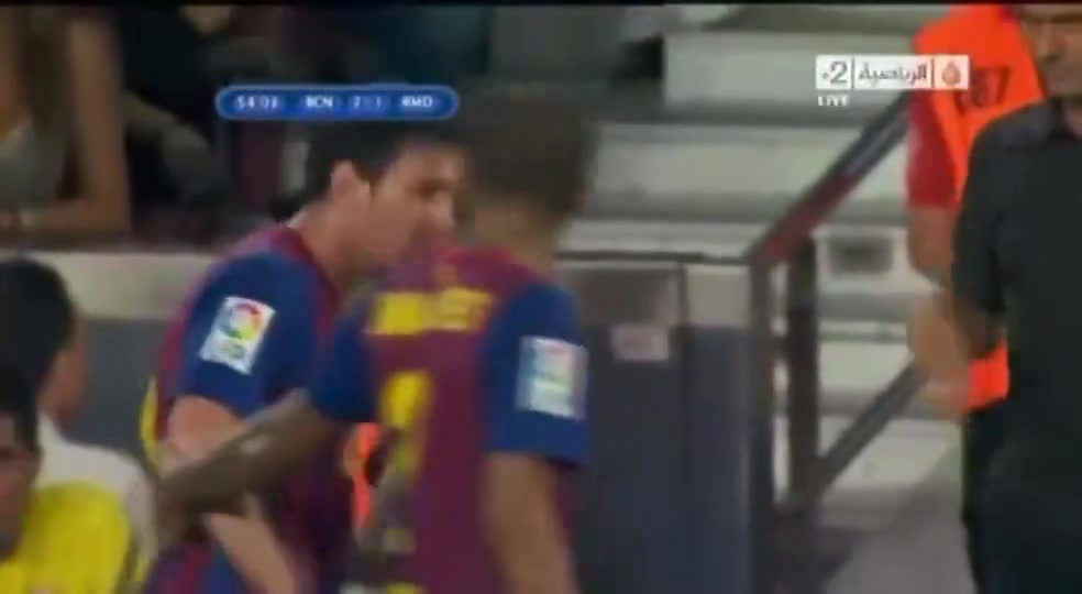 名場面當(dāng)年穆里尼奧這個在梅西身后的動作是什么意思