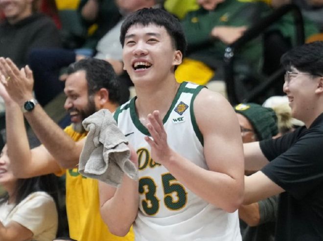 首發(fā)貢獻(xiàn)9分4籃板！中國(guó)前鋒足夠強(qiáng)硬，率隊(duì)大勝45分