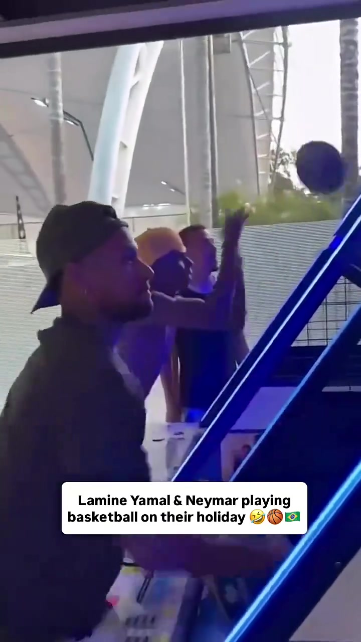 雙馬爾PK亞馬爾和內(nèi)馬爾玩投籃機(jī)