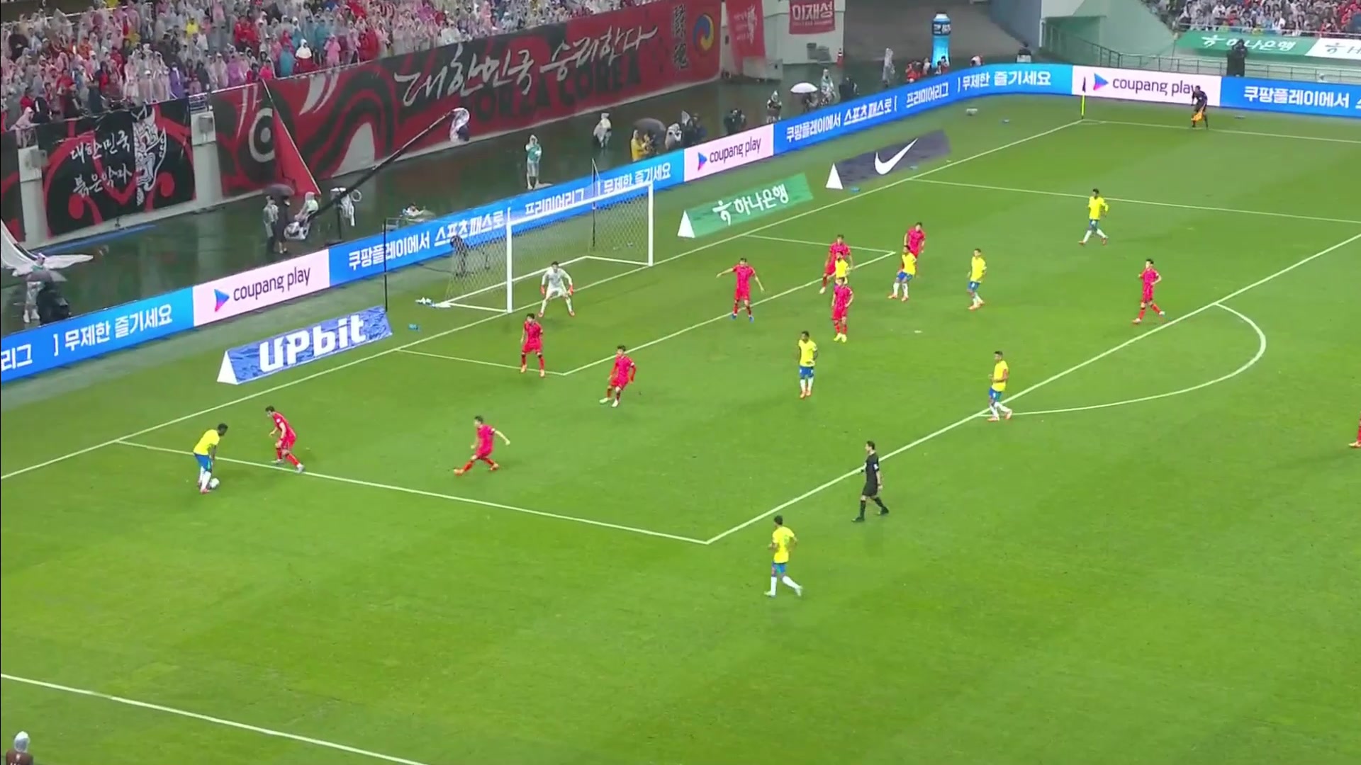 這球漂亮羅德里戈晃暈后衛(wèi)弧線球打門得手巴西2-0韓國