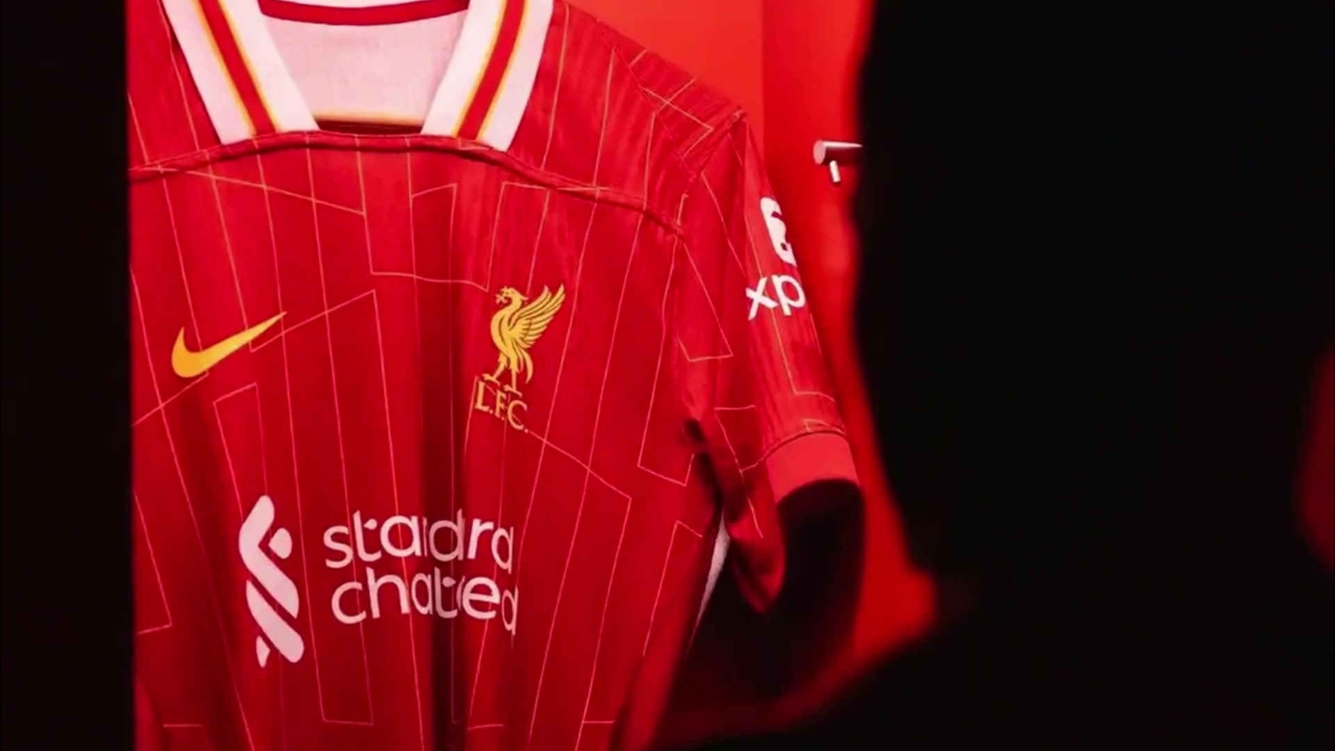 震驚紅軍賽季沒開始就內(nèi)訌薩拉赫維爾茨穿8號索博