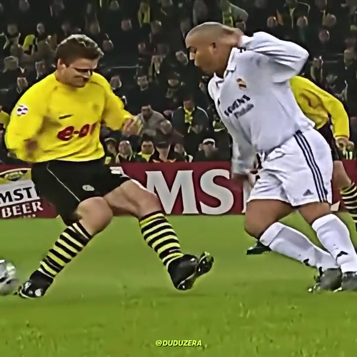 游刃有余一分鐘告訴你皇馬時(shí)期的大羅有多猛