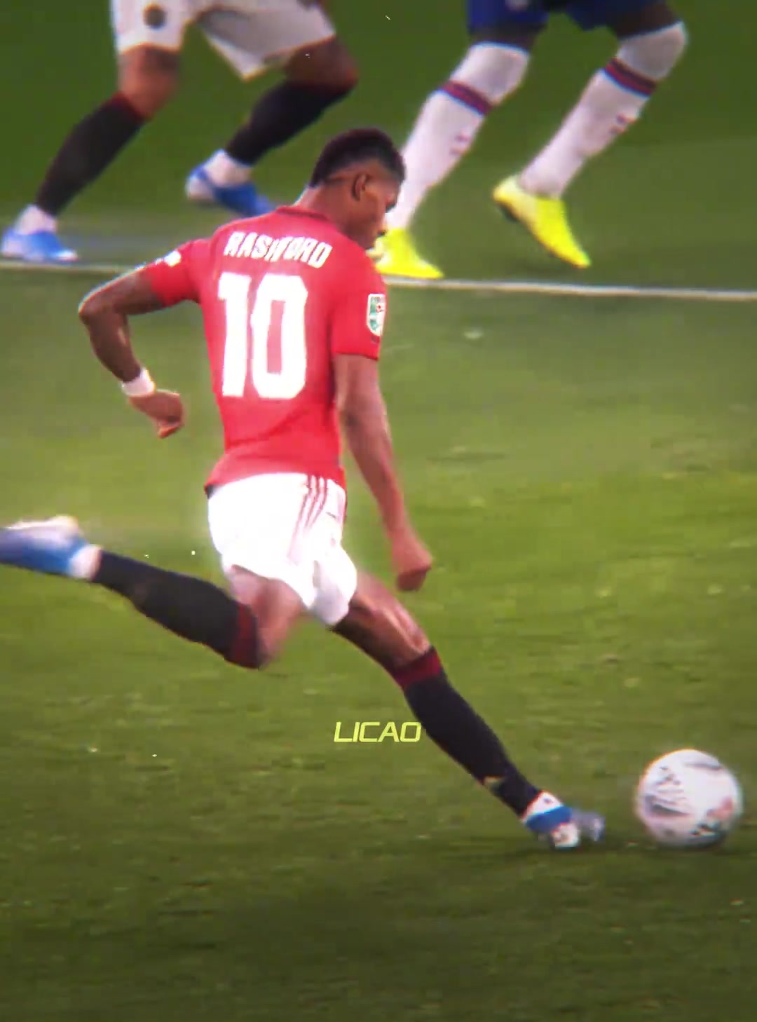 曼聯(lián)球迷我沒(méi)見(jiàn)過(guò)19歲的梅西但我見(jiàn)過(guò)19歲的拉什福德