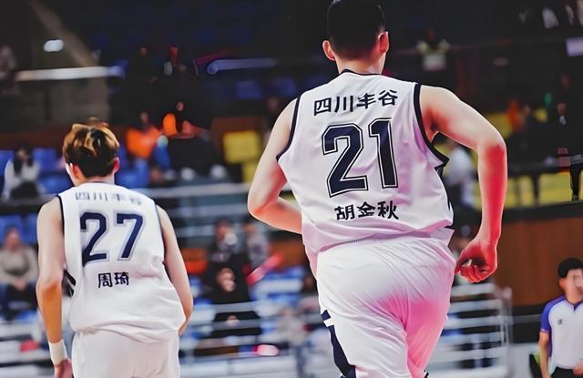 俺是效力北京的河南籍遼寧青訓球員，怎麼就在全運會穿四川球衣？